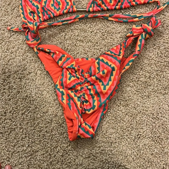 Colorful Geometric Bikini Set - Picture 3 of 4